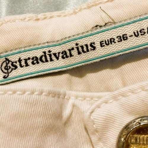 Stradivarius short shorts size S like new, multicolor