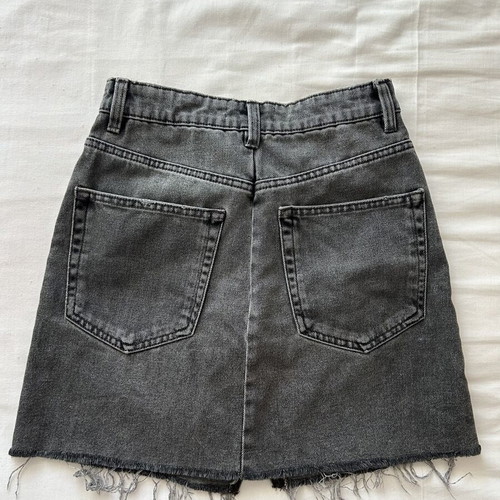 Zara gray denim skirt size S like new