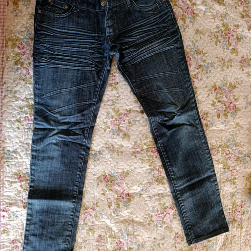 Skinny jeans with knee rip like new, size L