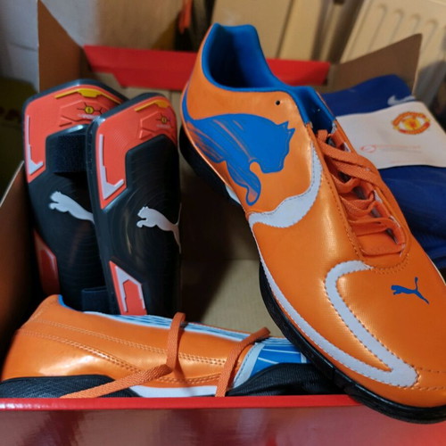 Puma V5.10 TT football shoes new, size 44, with gift shin guards and socks