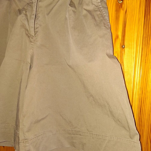 Henry Cotton's women's bermuda shorts, size L, khaki green