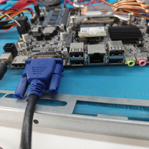 Mini PC used with 12V PSU and peripherals