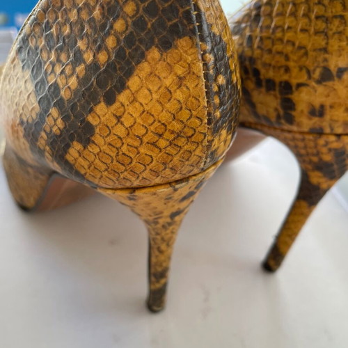 Zara leather women's pumps size 37, yellow snake effect