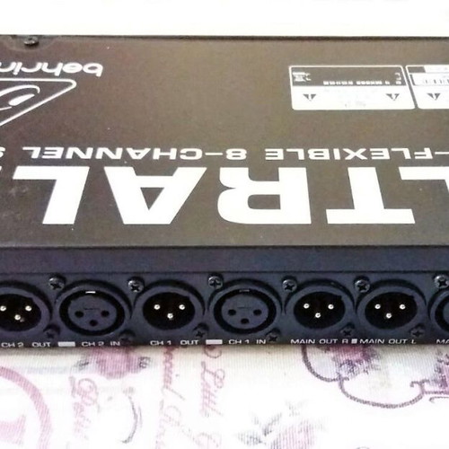 Behringer Ultra Link Pro MX 882 like new with 4 stereo amplifiers