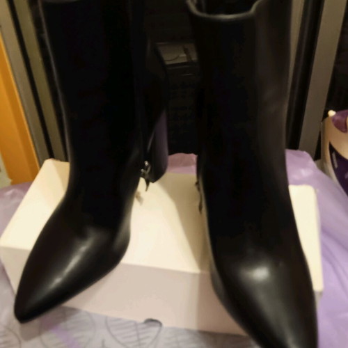 Diamantique boots size 37 like new, black