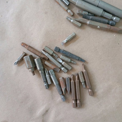 Drill and screwdriver bits set new, 28 pieces