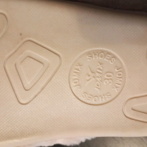 Jomix kids closed slippers like new, furry
