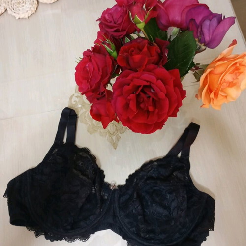 Lepel bra black 90 D new with lace and underwire