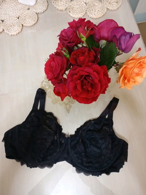 Lepel bra black 90 D new with lace and underwire