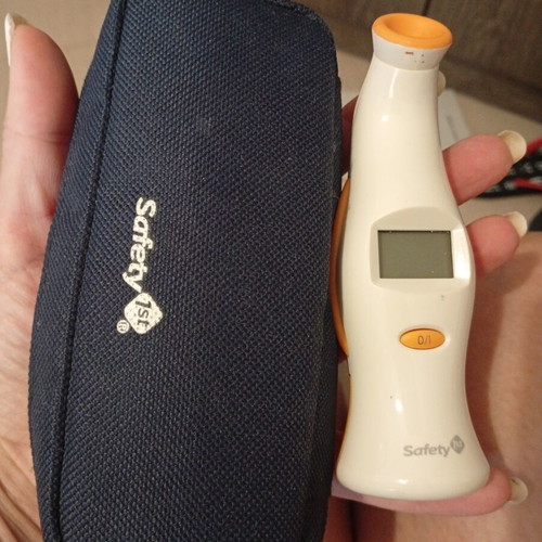 Digital thermometer like new with case