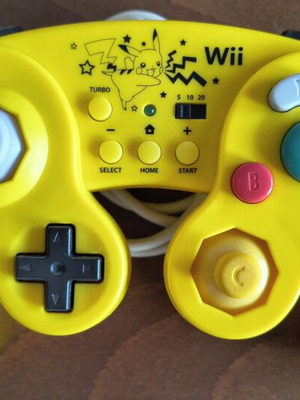 Hori Battle Pad Wired Gamepad Pikachu for Nintendo Wii like new