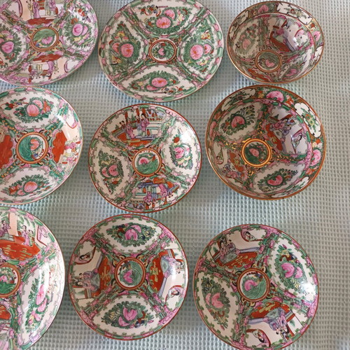 Famille Rose set of 18 pieces like new