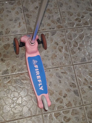Kids scooter like new