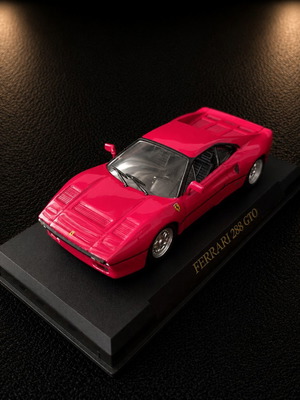 Ferrari 288 GTO 1:43 collectible model refurbished