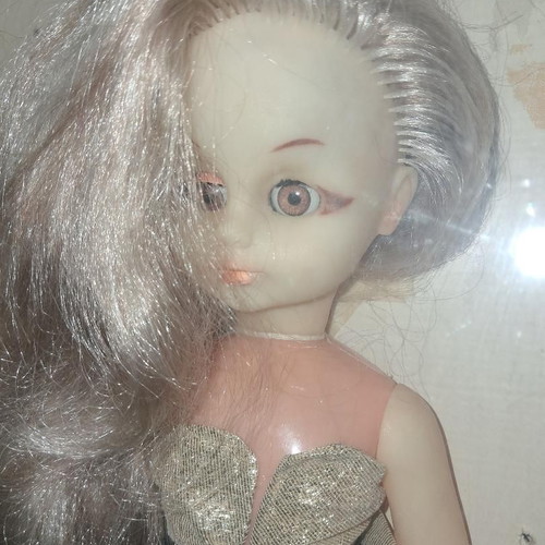 Plaggona Carolain collectible doll like new, in box