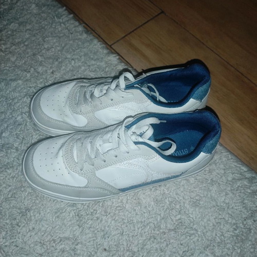 Athletic shoes used with denim detail on the side size 39