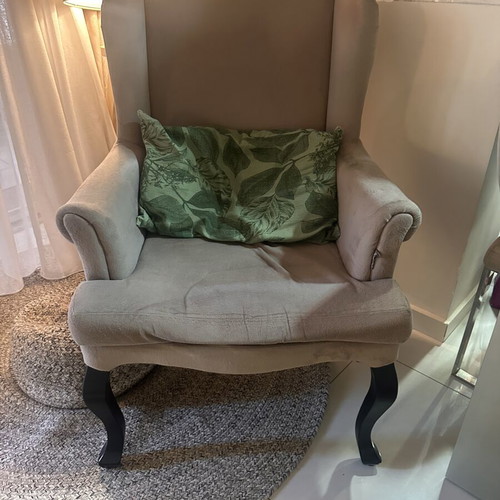Armchair used for living room or bedroom nursing
