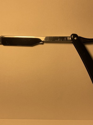 Eurostyle Straight Razor with Plastic Handle like new