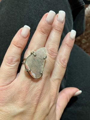 Ring with clear quartz used