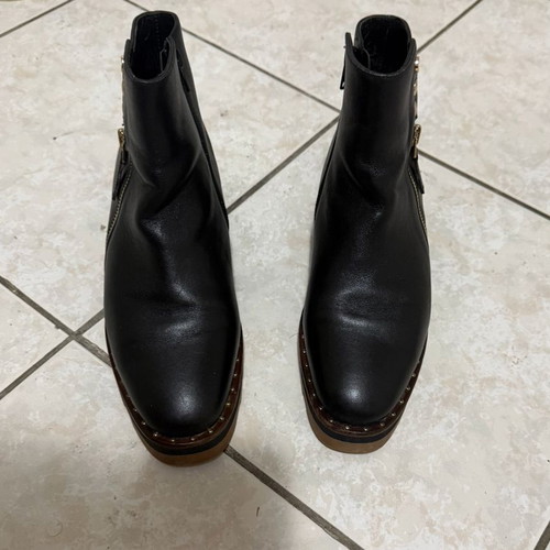 Black ankle boots size 38 with gold details, like new