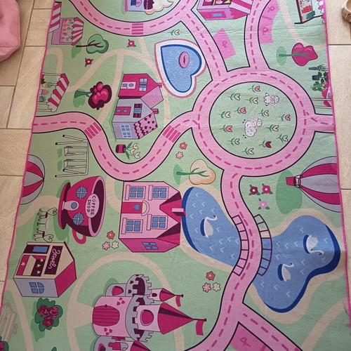 Children's rug used