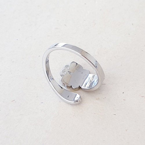 Silver 925 ring carved with butterfly design, like new, adjustable