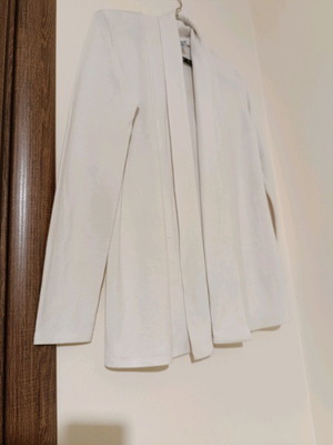 DKNY white cardigan like new, size S