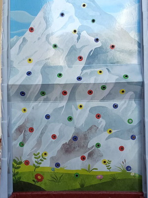 The Top of Everest Board Game used, strategy game by Giochi Preziosi
