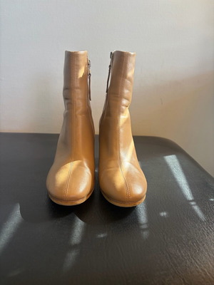 Corina boots new, beige, size 38