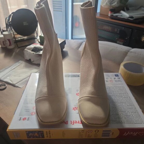 Fabric heel boots off white like new