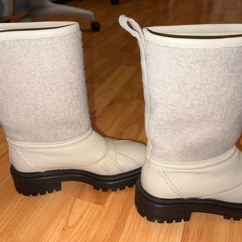 Massimo Dutti leather boots new, size 36, cream