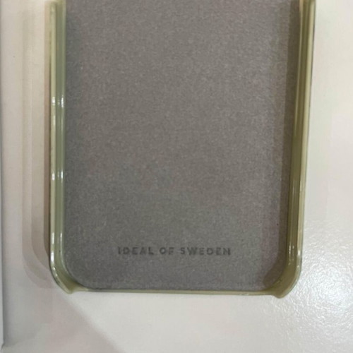 iPhone 12/12Pro case Ideal of Sweden like new