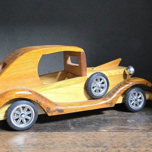 Collector wooden car like new