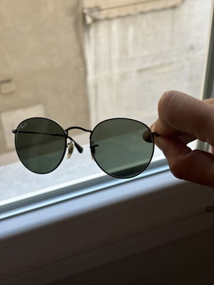 Rayban sunglasses black, like new, model RB3447