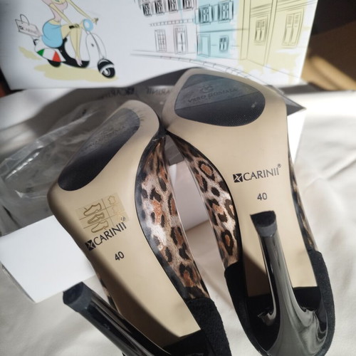 Carinii Leopard Print Heels size 40 like new with box