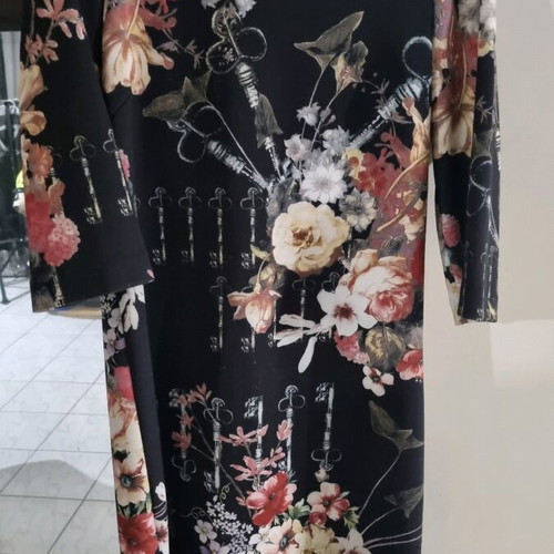 Matis dress tight fit like new, size S