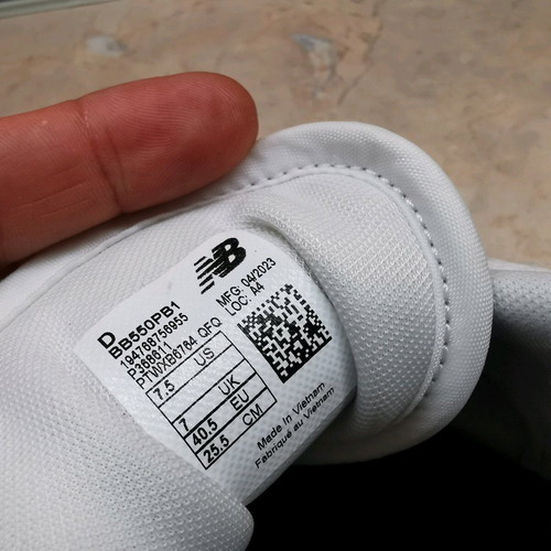 New Balance 550 sport shoes size 40.5 like new