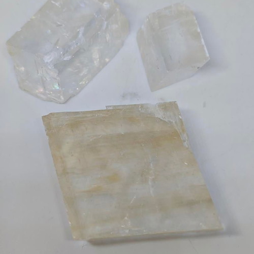 Set of 3 natural topaz crystals like new