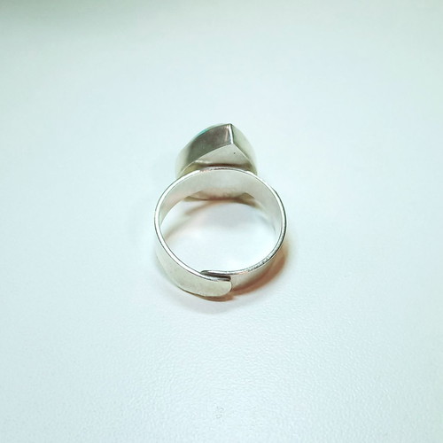 Silver ring 9.25 with turquoise semi-precious stone like new