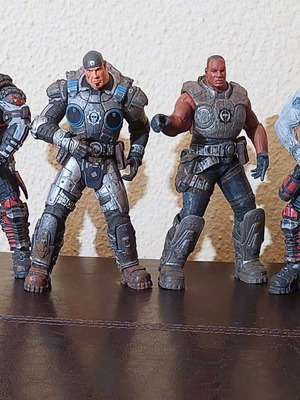 Φιγούρες Gears of War μεταχειρισμένες, συλλογή NECA με 4 χαρακτήρες