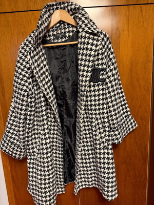 Pied de poule coat like new, black and white, size M