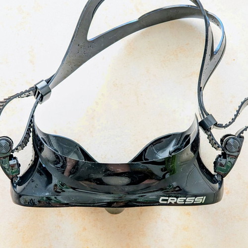 Cressi silicone frameless diving mask, black, small internal volume
