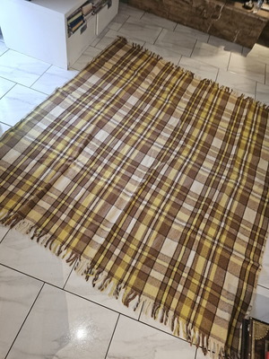 Vintage wool blanket used in very good condition