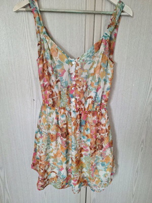 Floral backless dress Pull & Bear size M like new, multicolored