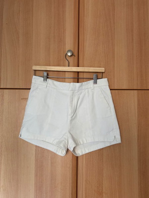 Stradivarius white shorts like new, size L 40 12