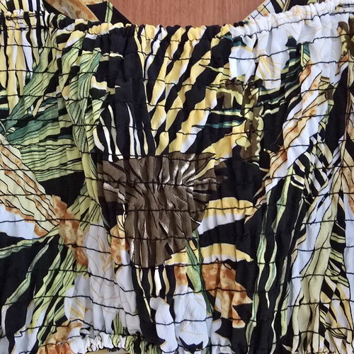 Crop top with exotic tropical print and adjustable straps, size T3