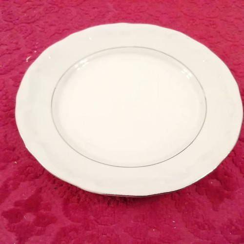 Porcelain cake plates new, set of 6 with embossed design and gold
