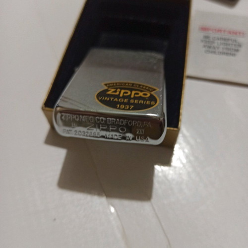 Zippo 1937 Brushed Chrome with Slashes model 230 new 1992
