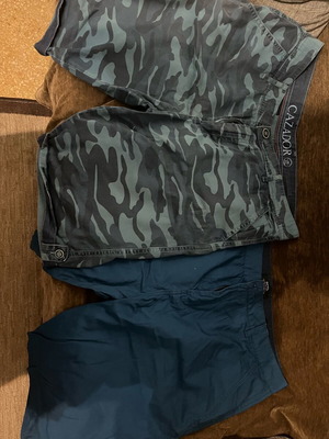 Men's bermuda shorts like new, size 44, one Bershka, set of 2