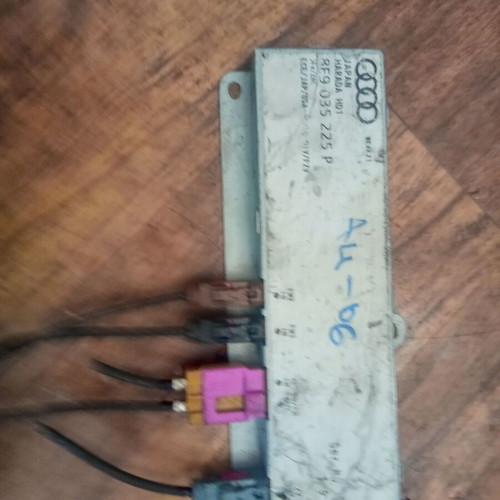 Antenna amplifier for Audi A4 8E9 035 225 P used